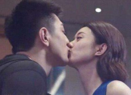 演员吻戏后,一场吻戏背后的情感火花